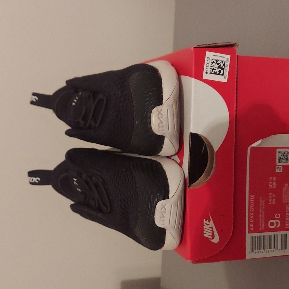 NIKE Air Max 270 Size 9C (Toddler)